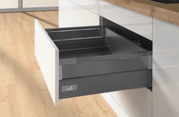 Atira � ������ 144 �� (B) �� �������� TopSide �� �����